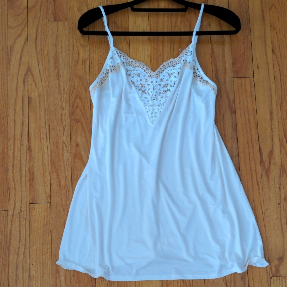 Victoria's Secret Cream Lace slip soft Chemise size large